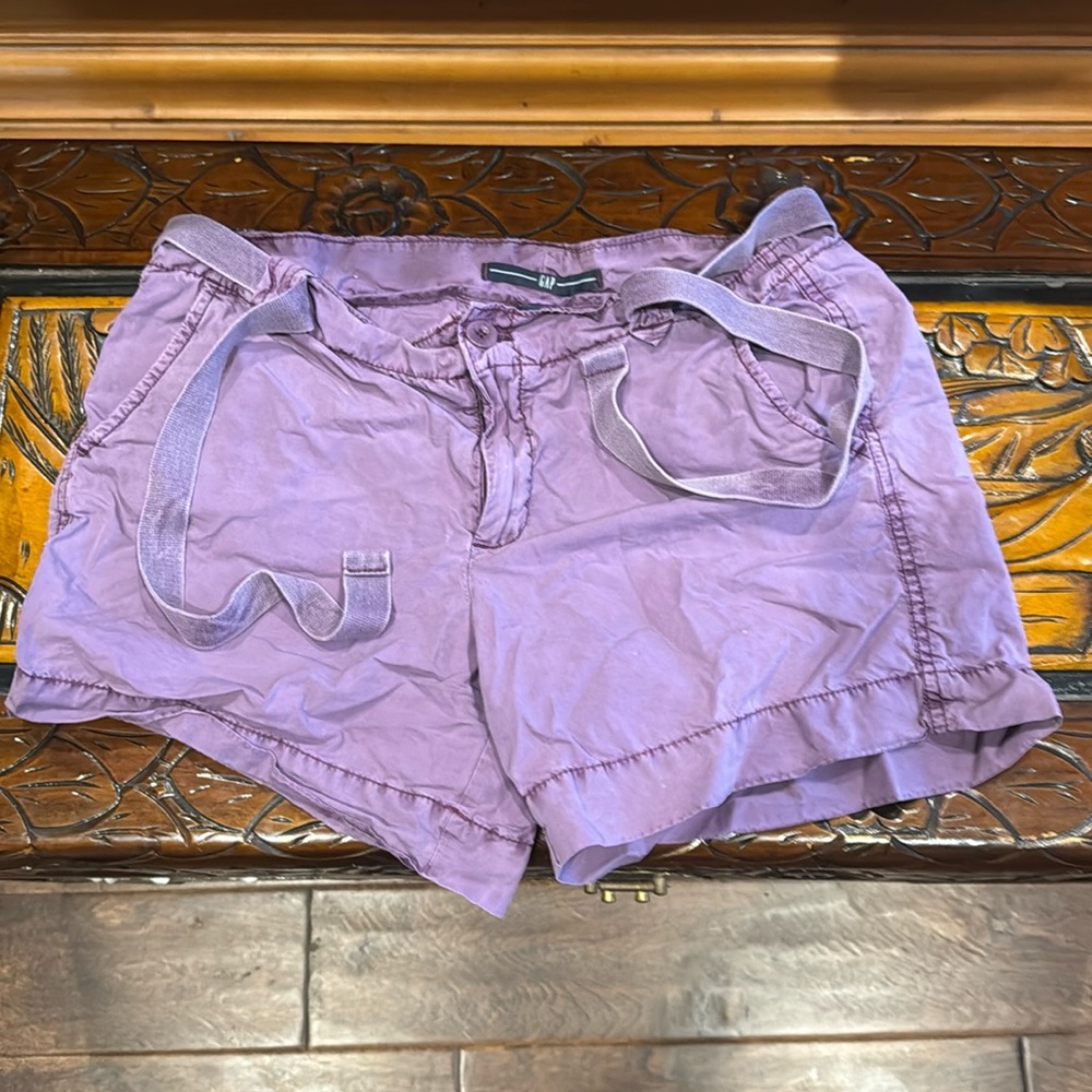 Gap purple shorts w belt
